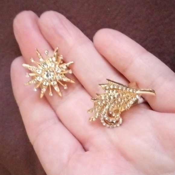 Lapel Pin Set - Picture 4 of 4